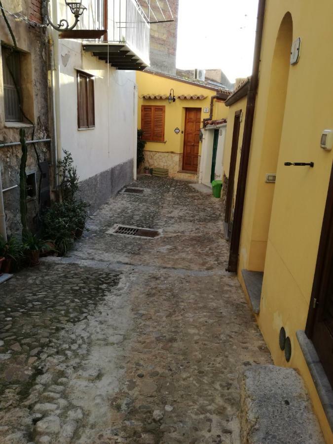 Domunua Holiday House Cefalu Exterior photo